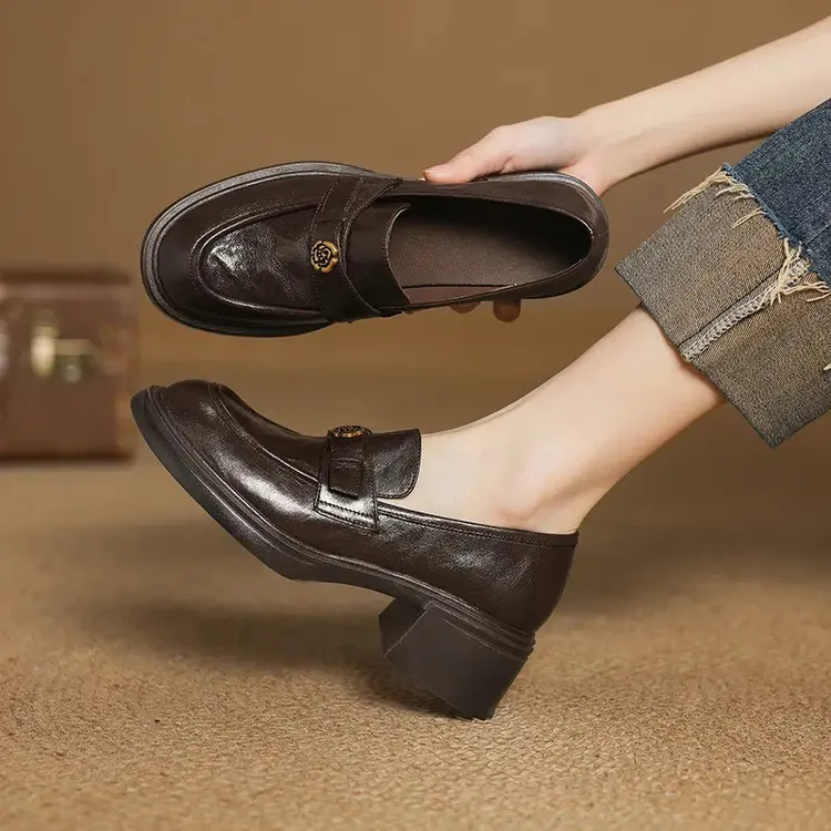 羊皮/5CM复古百搭圆头单鞋山茶花乐福鞋女2025新款粗跟高跟小皮鞋