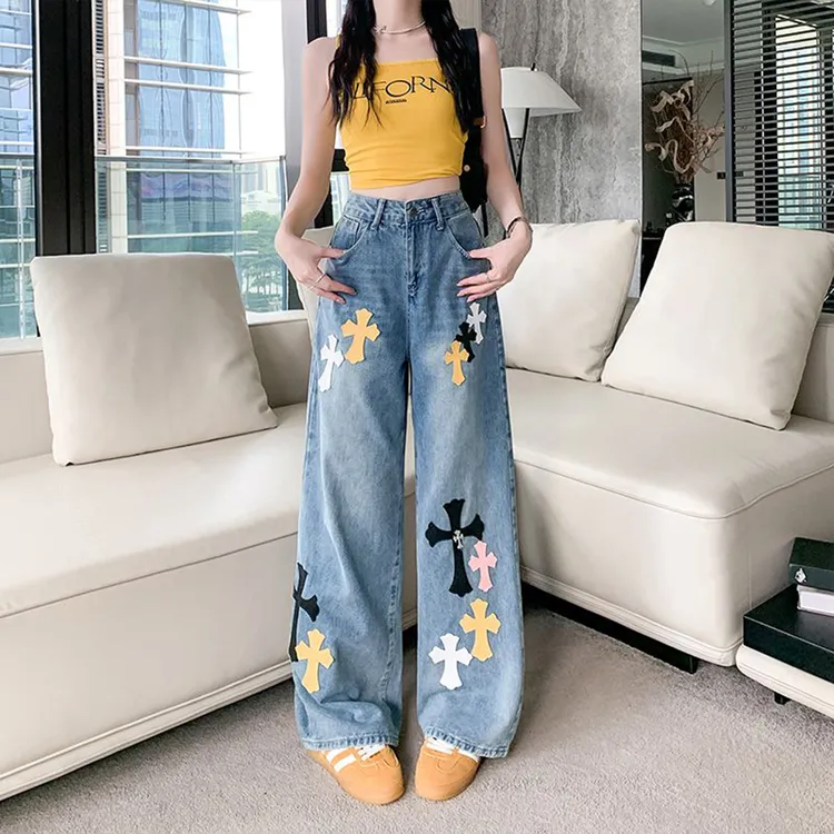 300斤大码胖mm别致设计感十字绣花牛仔裤女高腰显瘦学生直筒长裤