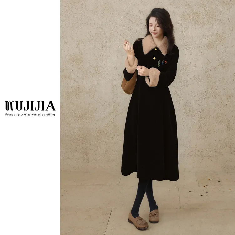 【五季家大码】冬季高级感刺绣显瘦黑色连衣裙ZL114571