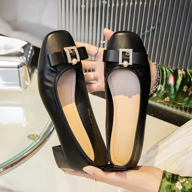 法式粗跟单鞋女2025新款不累脚软皮女人味工作上班通勤一脚蹬瓢鞋