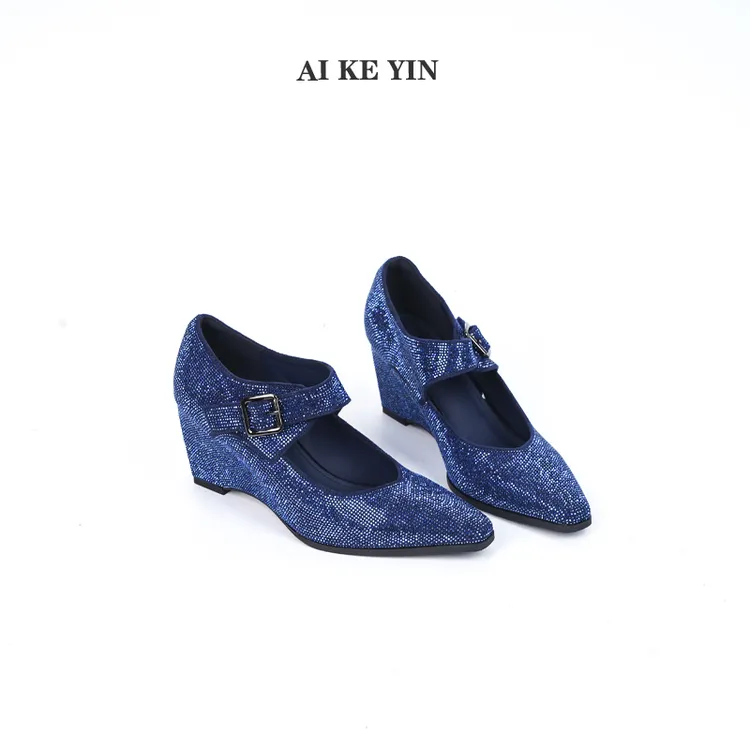 【艾珂茵】秋冬季新款方头一字带满钻坡跟高跟鞋气质百搭时尚