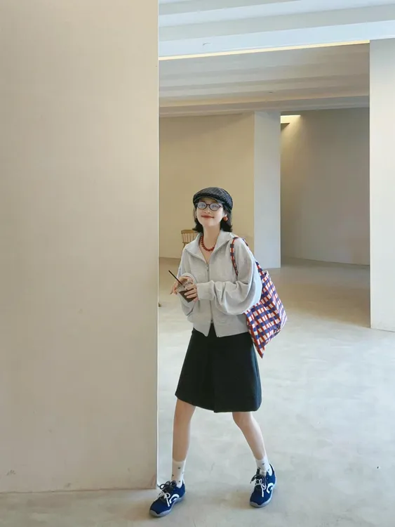 2025秋季新款韩版灰色拉链卫衣外套深灰色毛呢A字裙半身裙两件套