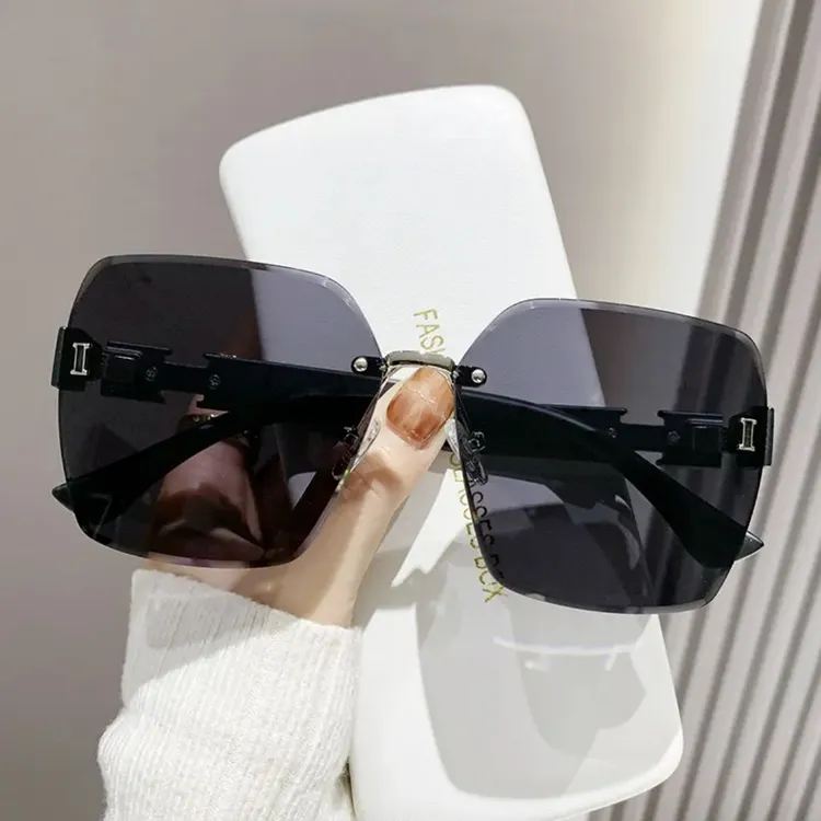 太阳镜大框防紫外线墨镜遮阳潮流开车INS无框时尚爆款女士高级感