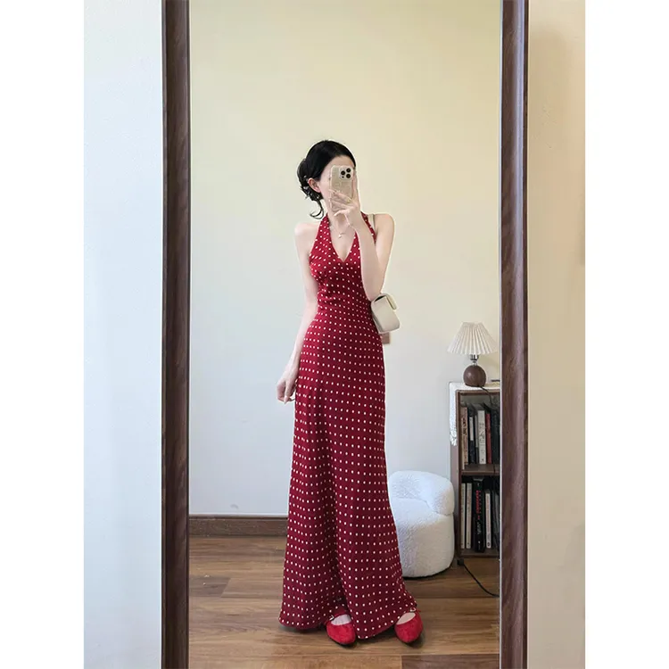 法式气质红色波点印花挂脖连衣裙女夏季收腰显瘦海边度假露背长裙