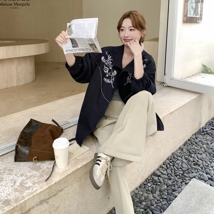藏青色韩系设计感撞色绣花外套女2025初秋新款小个子休闲立领夹克