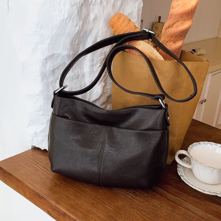 秋冬氛围感拉满软皮包包百搭单肩斜挎包时尚休闲通勤包经典小方包