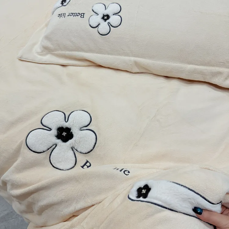 满满爱家纺 全消光牛奶绒四件套不然被不打滑不静电