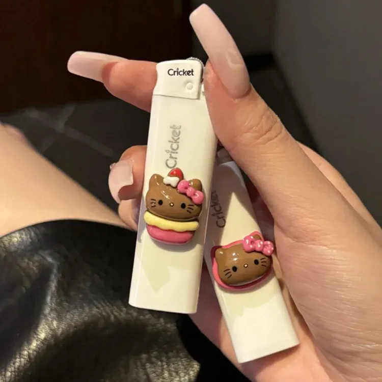 黑皮helloKitty打火机cricket草蜢防爆滑轮女生一次性砂轮可爱女