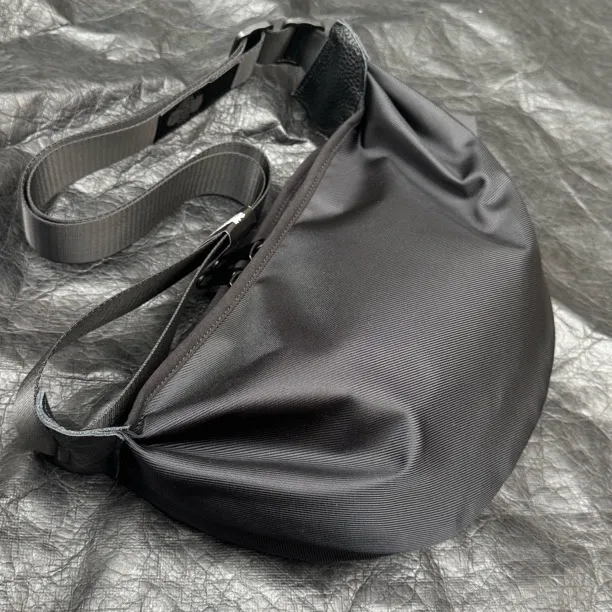 YSCORNERED/独眼虎丐范包之净版黑百搭包包纯黑包斜挎包单肩包