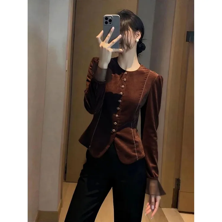 SS3150复古高级感喇叭袖丝绒上衣女2025秋洋气显瘦别致设计感长袖