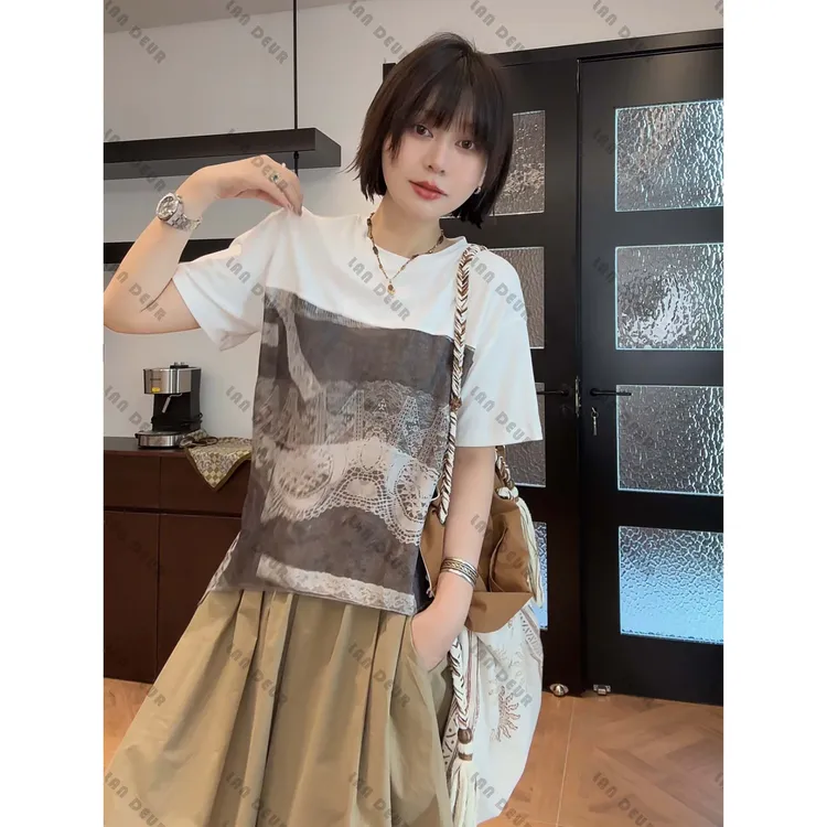 JIUJIU【半岛时报】时尚休闲百搭夏季印花设计师圆领韩版轻奢T恤