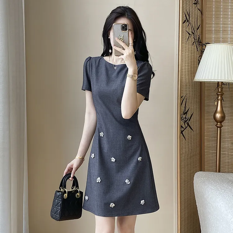 新款品质夏装灰色连衣裙洋气衣服女气质小众裙子高级感轻奢A字裙