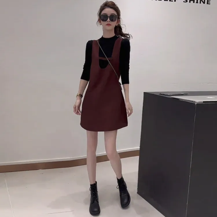 2025秋季时尚连衣裙套装女新款小个子洋气显瘦打底衫背心裙两件套
