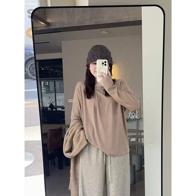 晶咕佳佳【秋叶奶茶】领口一粒扣设计感长袖T恤时尚休闲纯色宽松