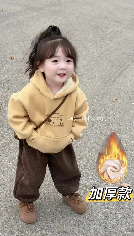 女童冬款套装2025加绒加厚一体羊驼绒连帽卫衣碎花灯笼裤两件套