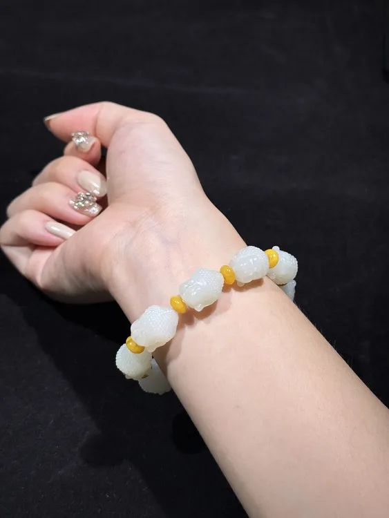 精雕佛头手串肉质白细精美百搭