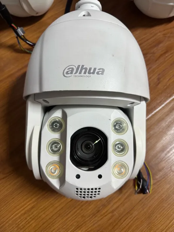 大华6寸400万32倍光学变焦易智能全彩夜视声光警戒球机