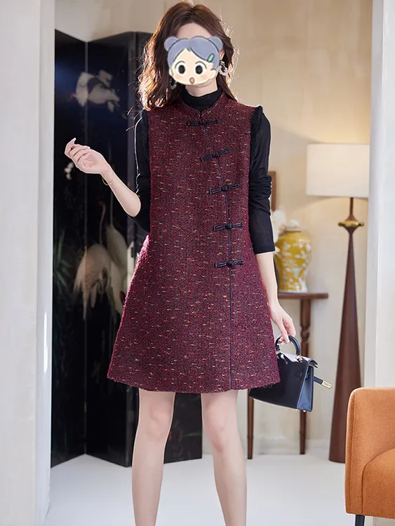 新中式盘扣红色背心裙2025秋冬新款时尚气质优雅国风显瘦连衣裙