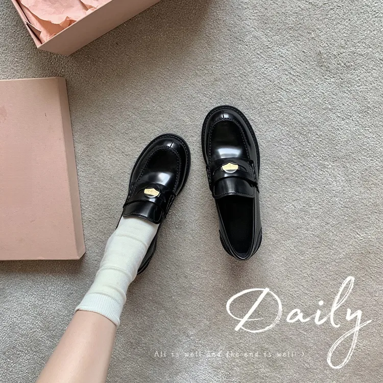 【苏茵茵同款】张元英同款~金币粗跟懒人一脚蹬乐福单鞋女小皮鞋夏