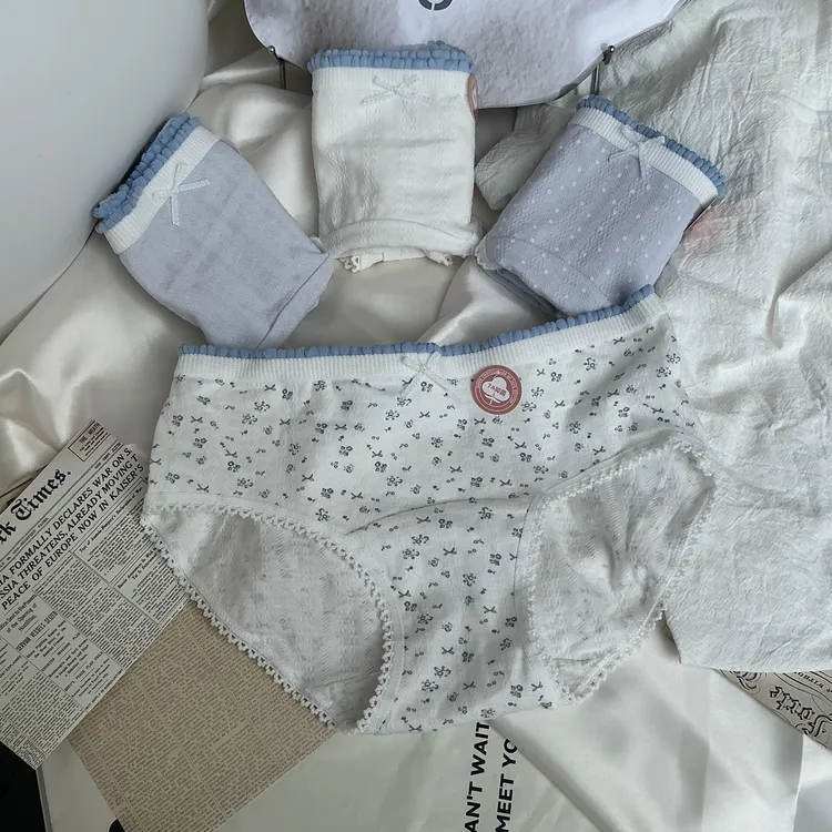 清新蓝调少女内裤 抗菌纯棉加长低裆 蕾丝碎花波点
