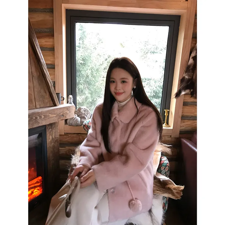 人造皮草 现货9955X大婉酱肉肉【樱花雪林】仿貂绒毛毛一体翻领毛女