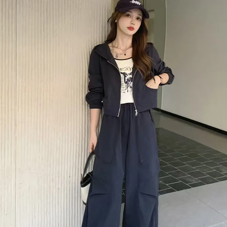 2025年秋季新款套装女连帽短外套搭印花T恤阔腿裤 时尚休闲三件套