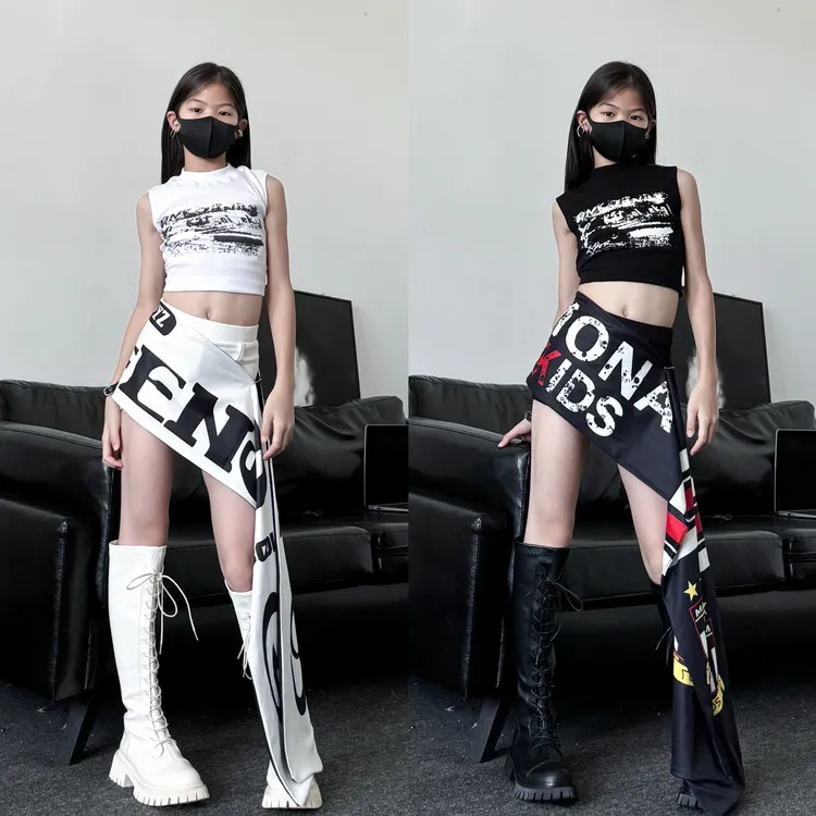 2025春夏新款女童无袖露脐背心印花腰封短裤女团爵士舞演出服套装