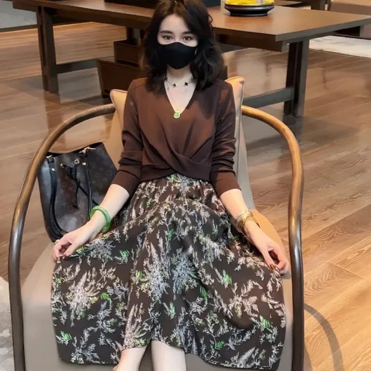 高级感气质假两件长袖连衣裙女秋季新款内搭打底裙法式长裙女秋冬