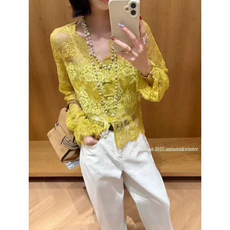 KIKI严选：522-1-零点520家欧货南油秋季盘扣蕾丝小众长袖小衫上衣