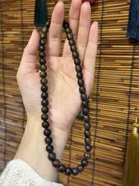 海南天然沉水虫漏乌身白棋楠树心油0.8天圆地方＋沉香碎屑