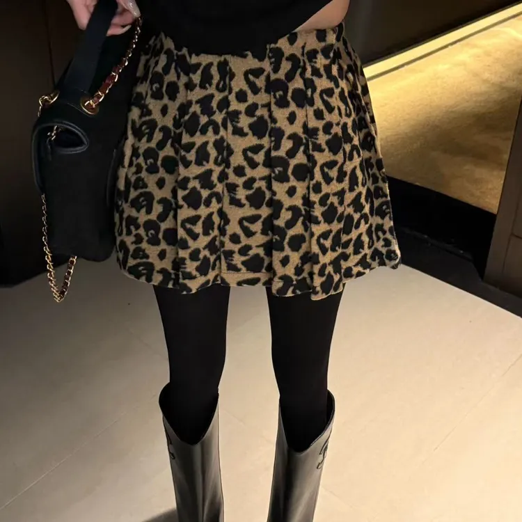 GOD正版财神家2025年冬季新款洋气百搭毛呢豹纹百褶裙女潮