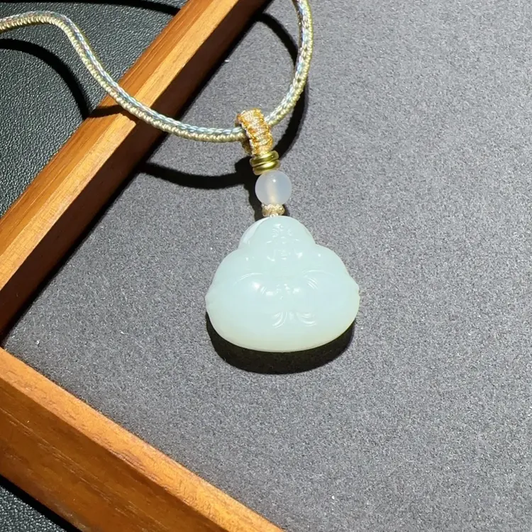 和田玉俄料羊脂白抱抱佛网红款精品款女生女款吊坠时尚潮流百搭款