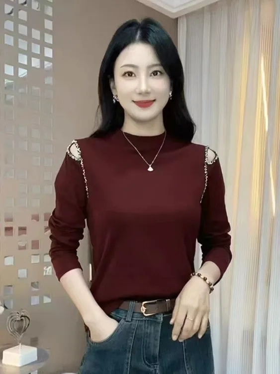 镂空串珠半高领长袖t恤春季新款大码胖mm显瘦别致内搭打底衫上衣