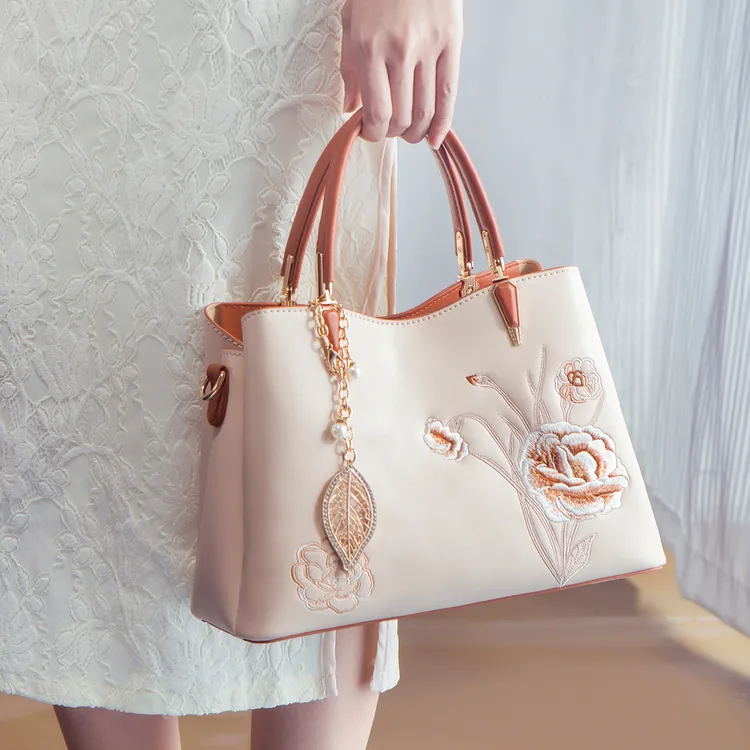 新中式中国风刺绣质感民族风大气手提包购物袋形绣花通勤风斜挎包