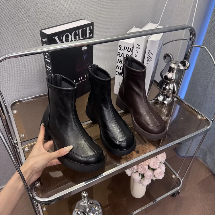 2025时尚百搭厚底短靴英伦风秋冬瘦瘦靴春秋网红粗跟平底韩版圆头