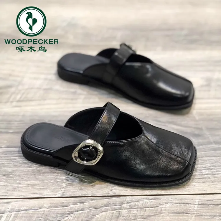 啄木鸟包头半拖鞋女外穿2025年夏季新款低跟百搭复古平底穆勒鞋