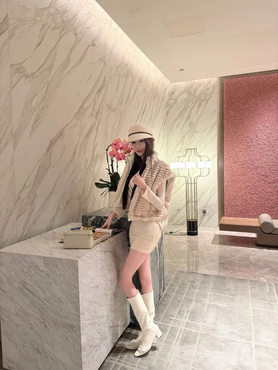 现货VK生态毛系列「千层雪」双面穿马甲毛毛外套冬季气质秋冬