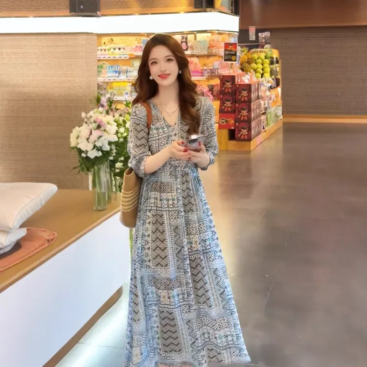 复古印花连衣裙2025夏季高级感宽松显瘦休闲洋气减龄长裙碎花气质