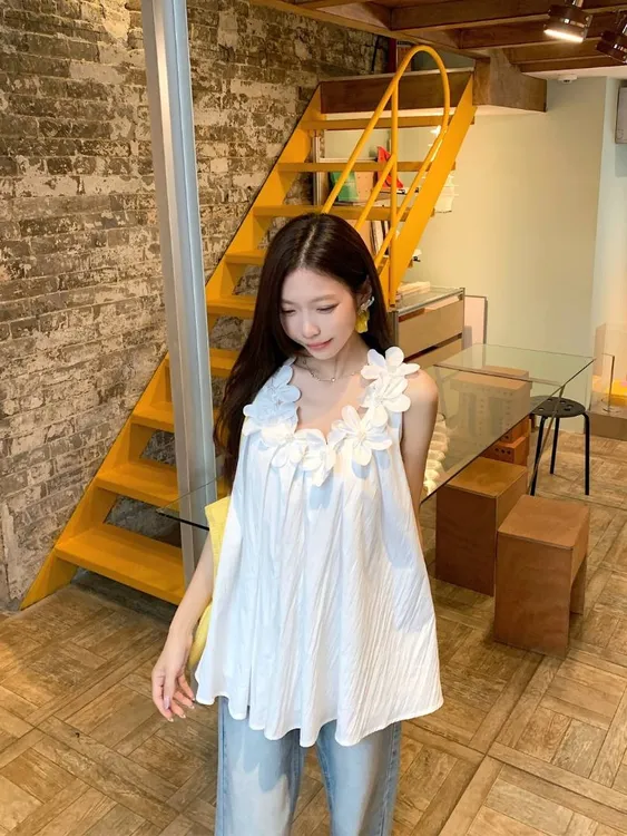 【苏黎白月光】重工立体花朵 上衣 8743#