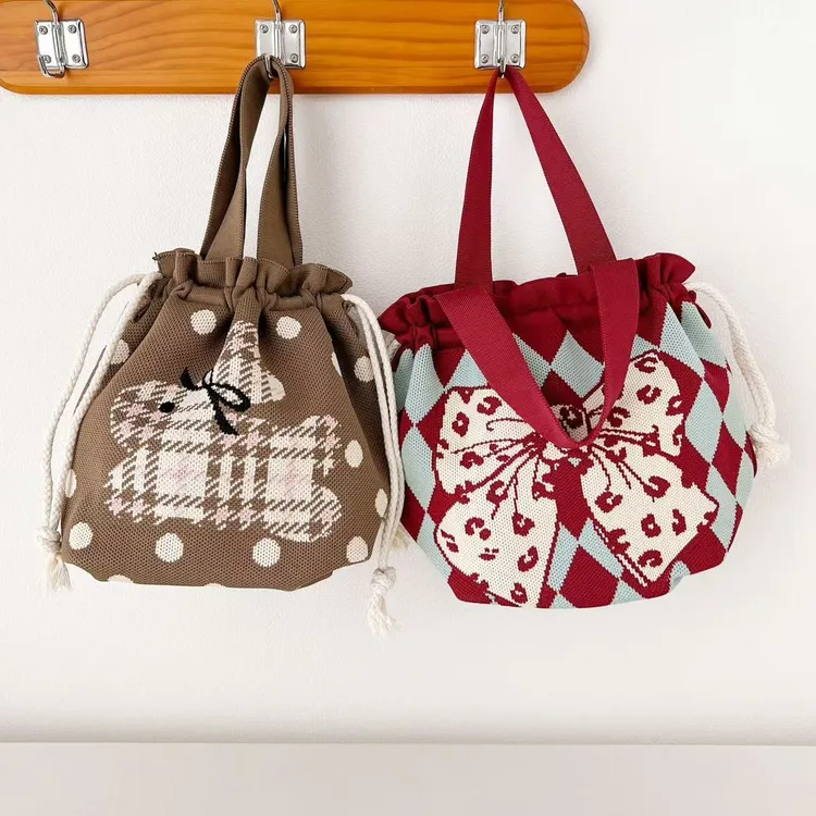 新款针织Q版福袋饭盒包手拎手提便当包通勤束口包大容量抽绳包包