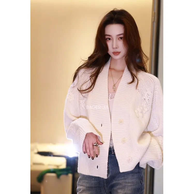 88-宝儿家含幂BV122325412冬季新款立体设计高克重山羊绒V领开衫