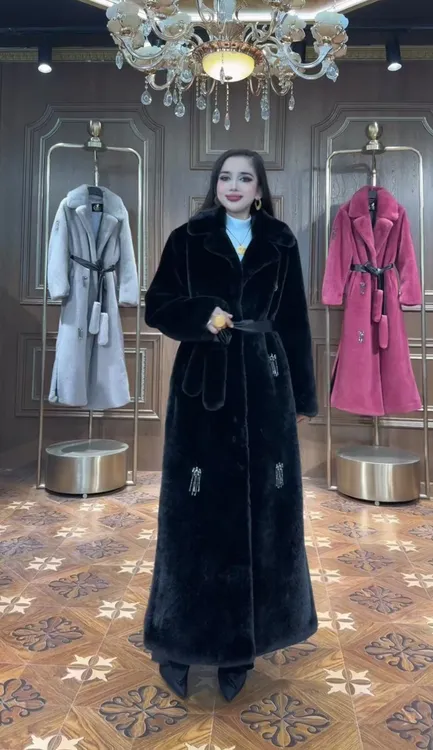 2025冬季保暖时尚新款双色毛毛女士外套长款24361