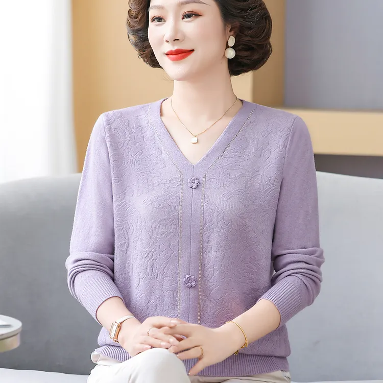 妈妈秋装洋气针织衫V领新款上衣中老年春秋打底衫宽松毛衣套装
