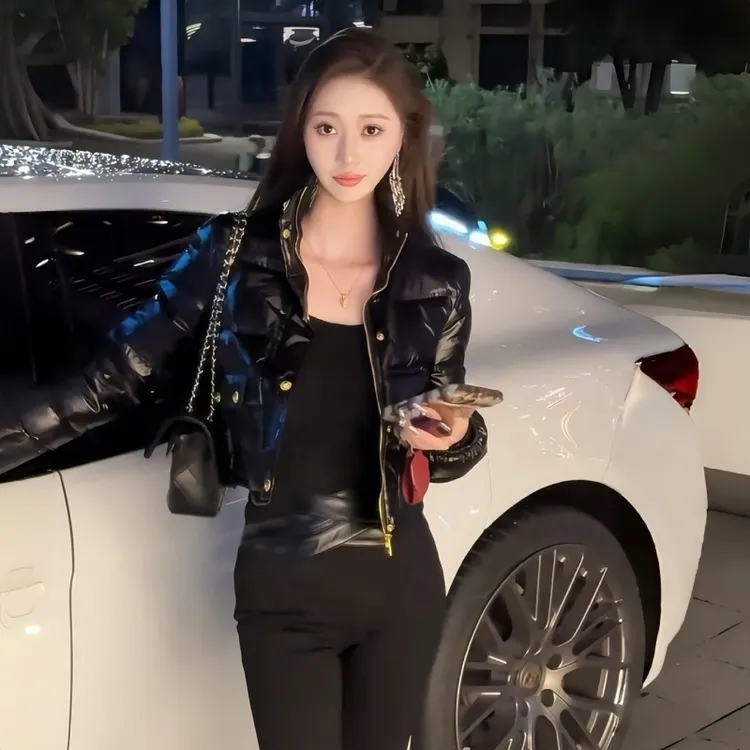 黑色羽绒服女款爆款2025新款洋气上档次收腰短款小个子冬季外套