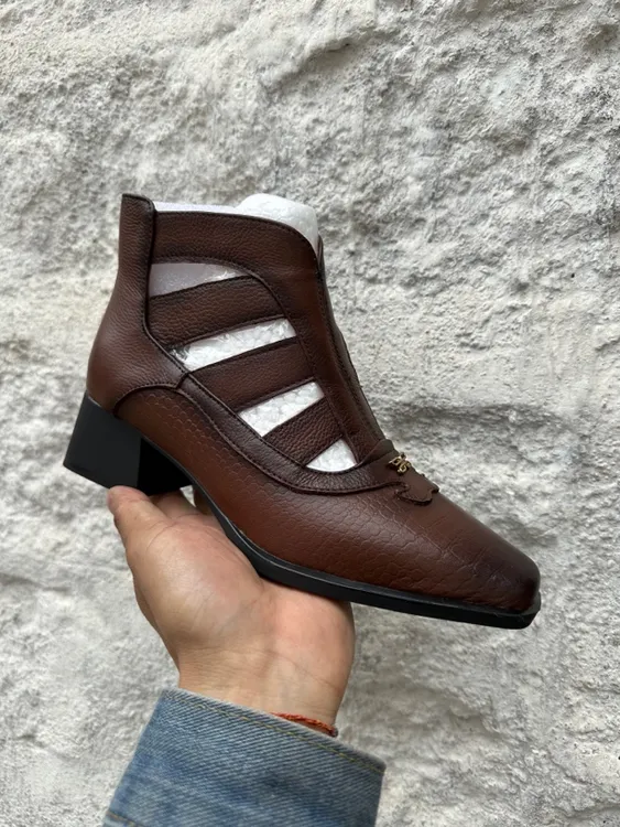 2025年新款破洞鞋