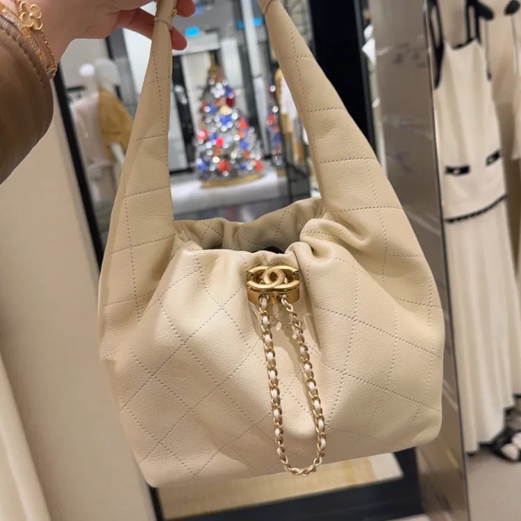未使用 Chanel/香奈儿 26c菜篮子水桶包浅米色小号