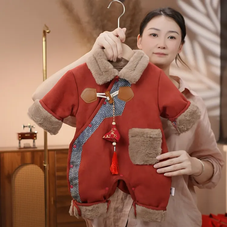 新生婴儿衣服秋冬连体衣宝宝加绒皮毛一体哈衣外套冬装保暖外出服