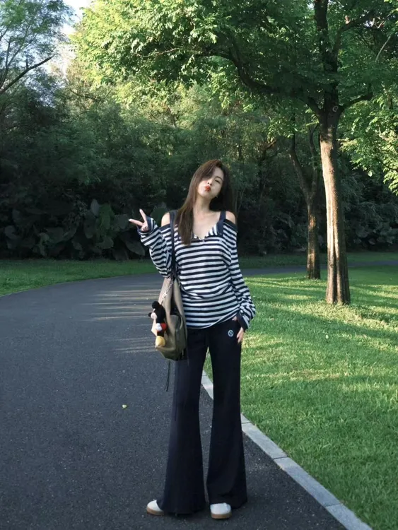 韩系条纹假两件一字肩长袖t恤女秋季2025新款百搭休闲裤两件套装
