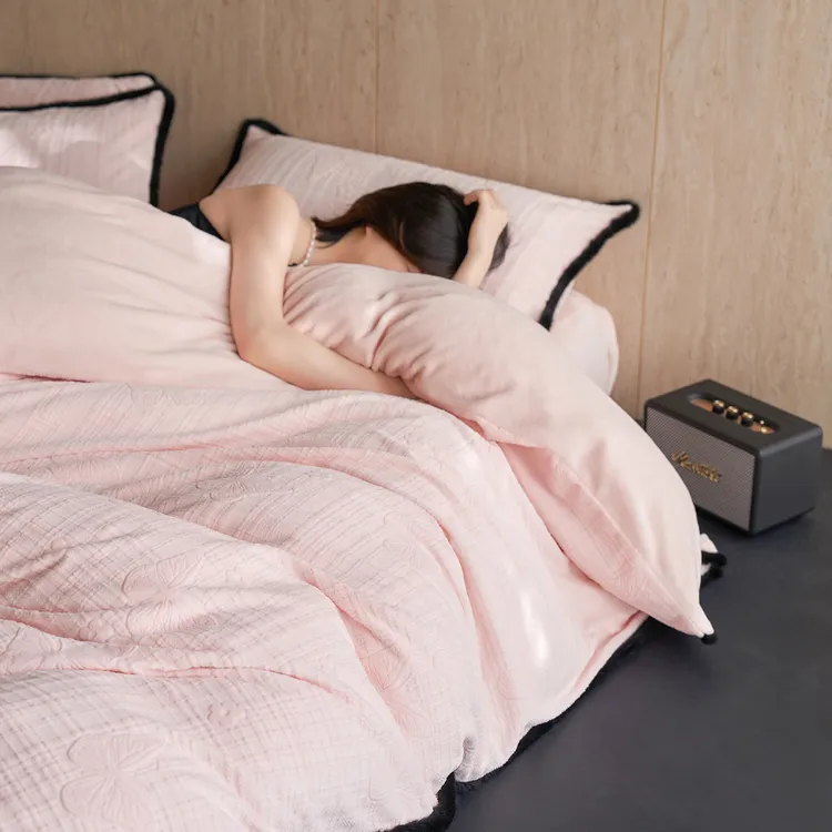 2025新款全消光牛奶绒雕花毛边四件套加厚-蝶格雅韵