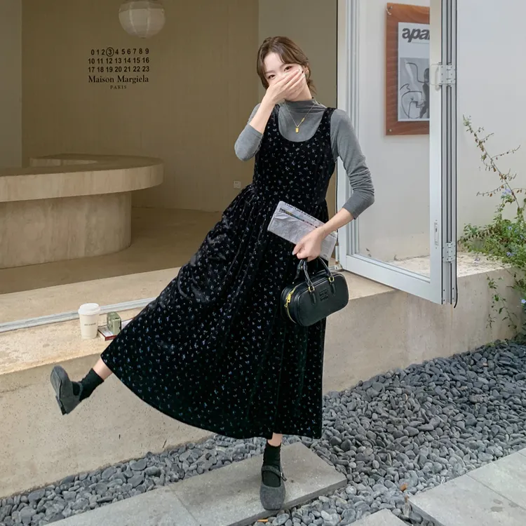 黑色法式丝绒碎花连衣裙套装女2025秋季高级感打底衫背心裙两件套